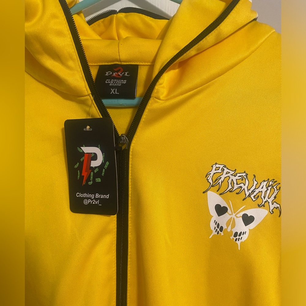 Prevail track suit NWT Men’s size XL yellow jogger
